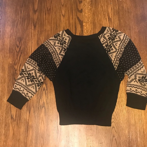 Day Trip Light Sweater Top - Picture 2 of 4